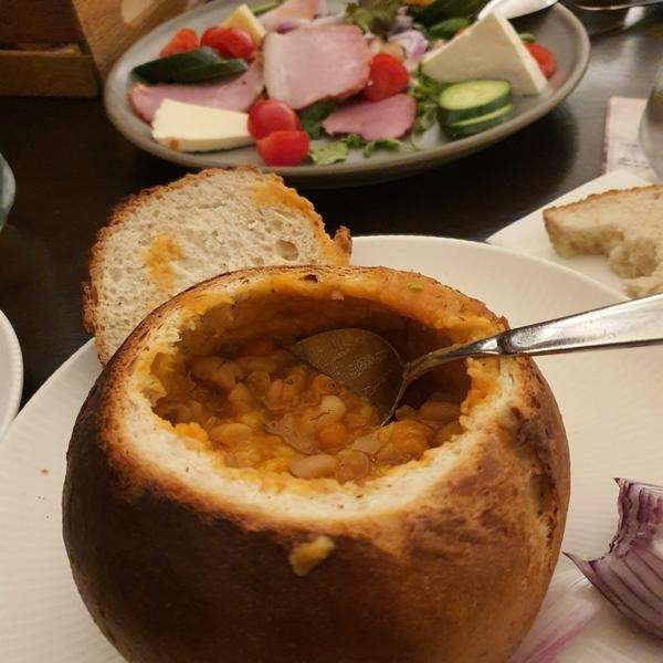 Sopa típica de rumanía